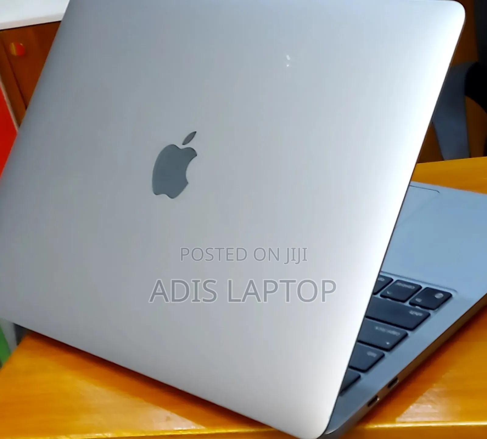 New Laptop Apple MacBook Pro 8GB Apple M2 SSD 256GB