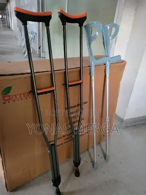 Photo - Crutches, Adult,Tall,5' 10"–6' 6"Pair of Lightweight, Height