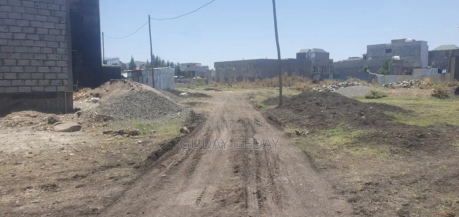 140 ካሬ ዩኒሳ አደባባይ ኦሮሚያ ባንክ ጀርባ። ባቦ