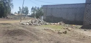 140 ካሬ ዩኒሳ አደባባይ ኦሮሚያ ባንክ ጀርባ። ባቦ