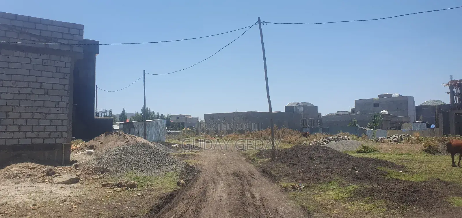 140 ካሬ ቦታ ዩኒሳ ኦሮሚያ ባንክ ጀርባ