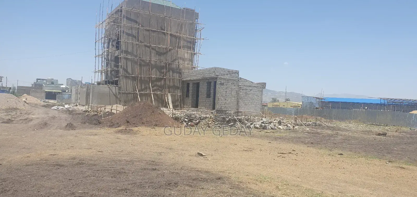 140 ካሬ ቦታ ዩኒሳ ኦሮሚያ ባንክ ጀርባ