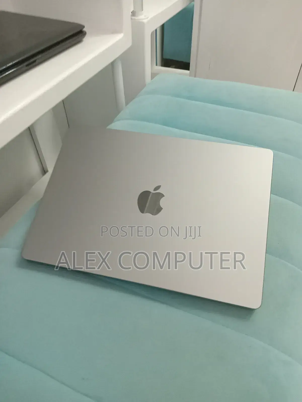 New Laptop Apple MacBook Pro M1 16GB Apple M1 Pro SSD 1T