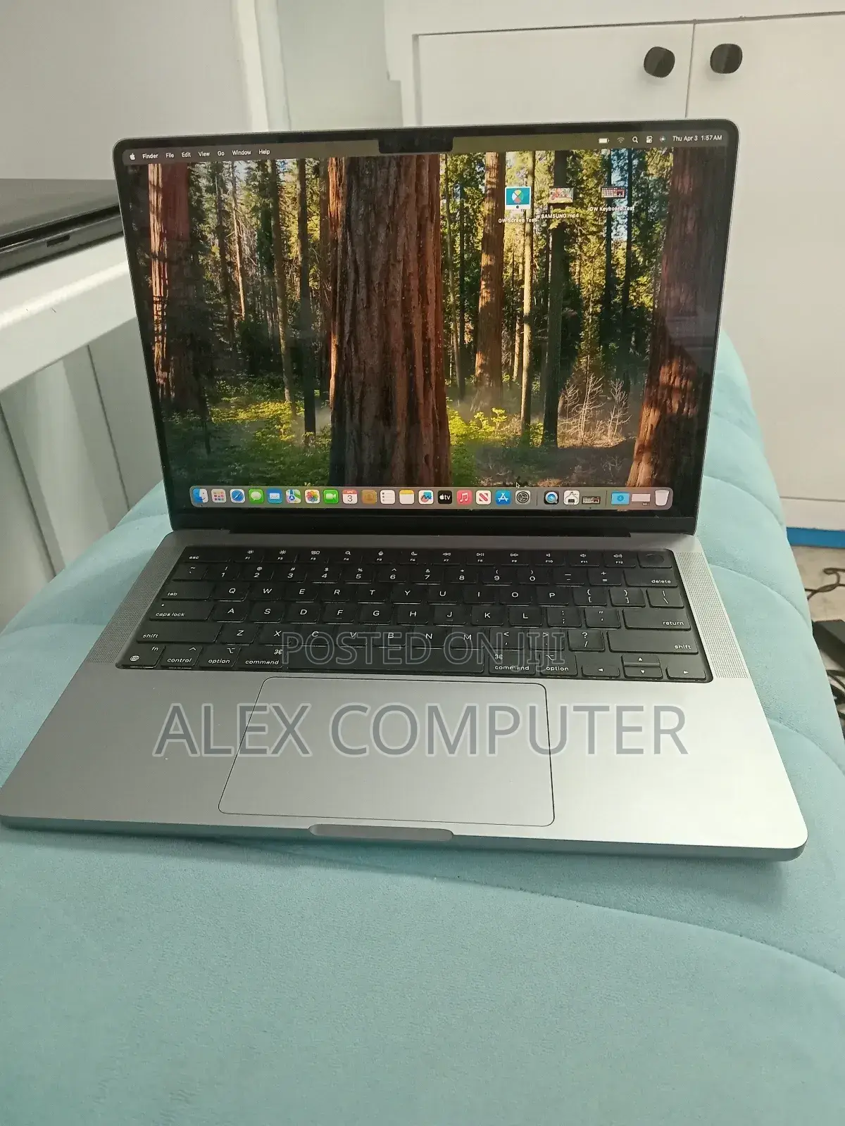 New Laptop Apple MacBook Pro M1 16GB Apple M1 Pro SSD 1T
