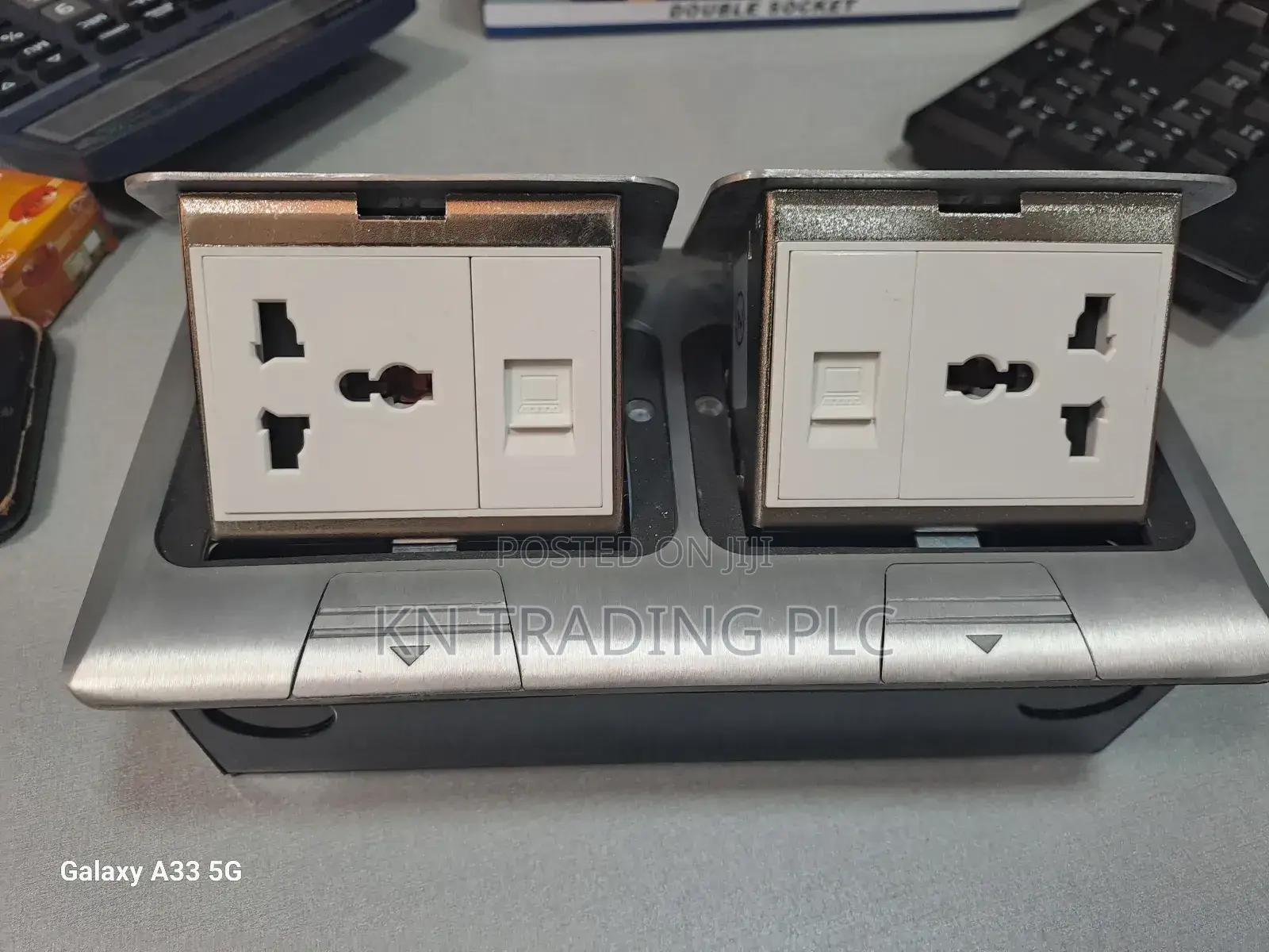 Floor Box 2data + 2socket