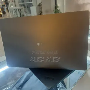 New Laptop LG Gram 15.6 16GB Intel Core I7 SSD 512GB