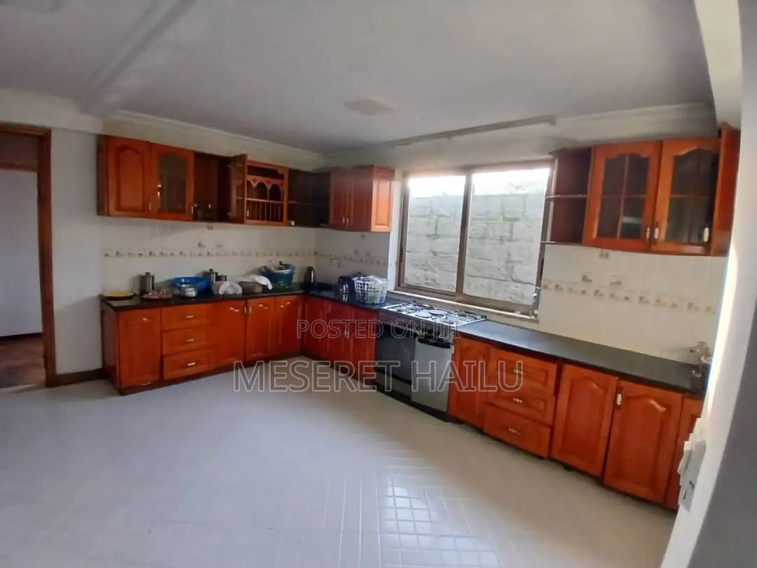 5bdrm House in Besrate Geberale, Nifas Silk-Lafto for rent