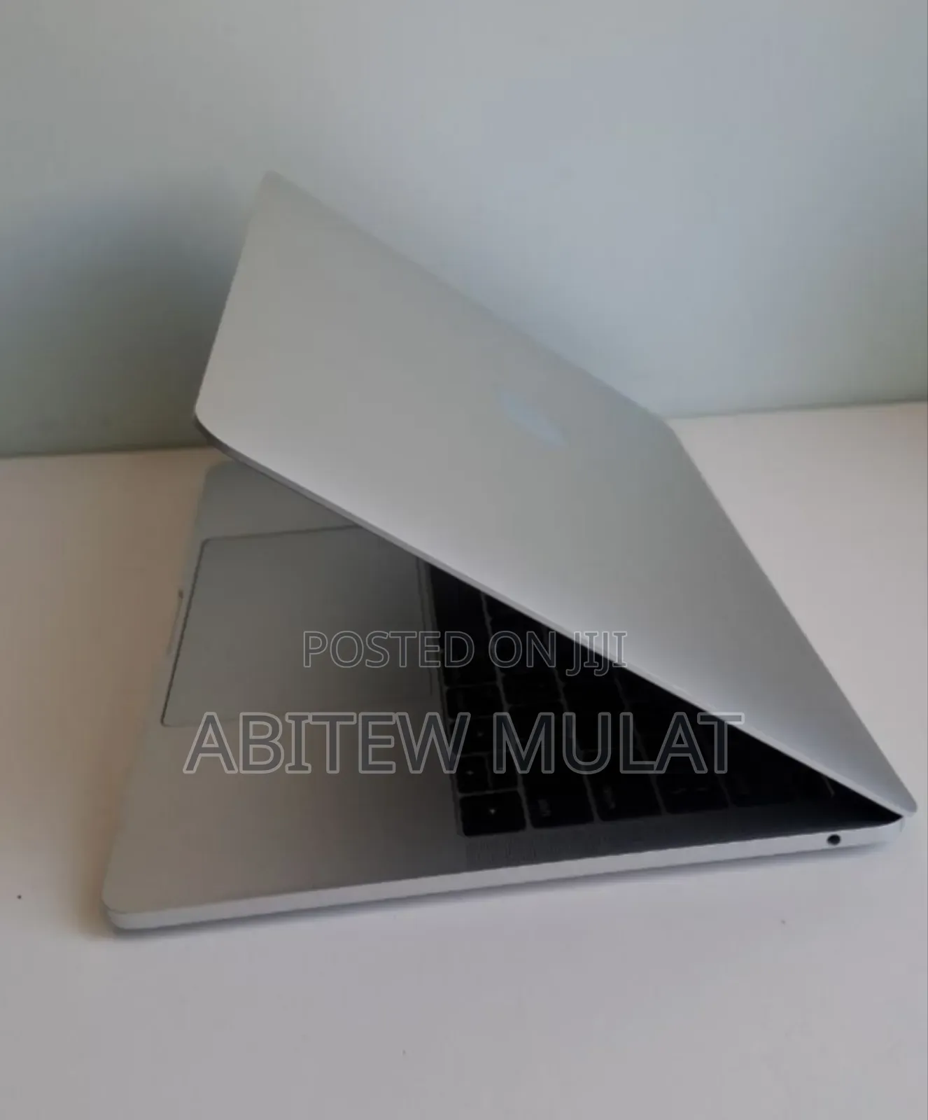 New Laptop Apple MacBook Pro 2017 8GB Intel Core I5 SSD 128GB