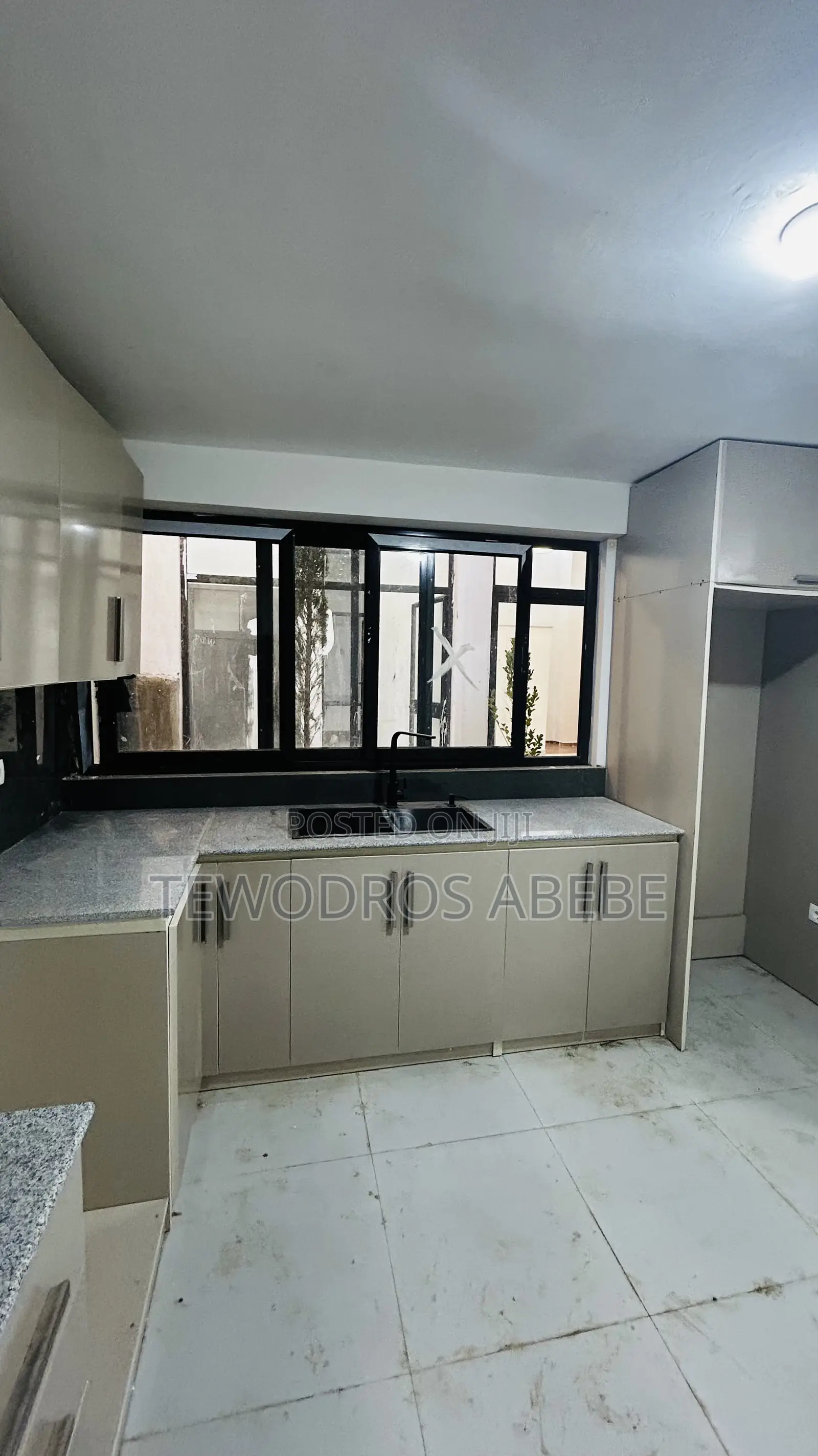 6bdrm House in Yeka for sale
