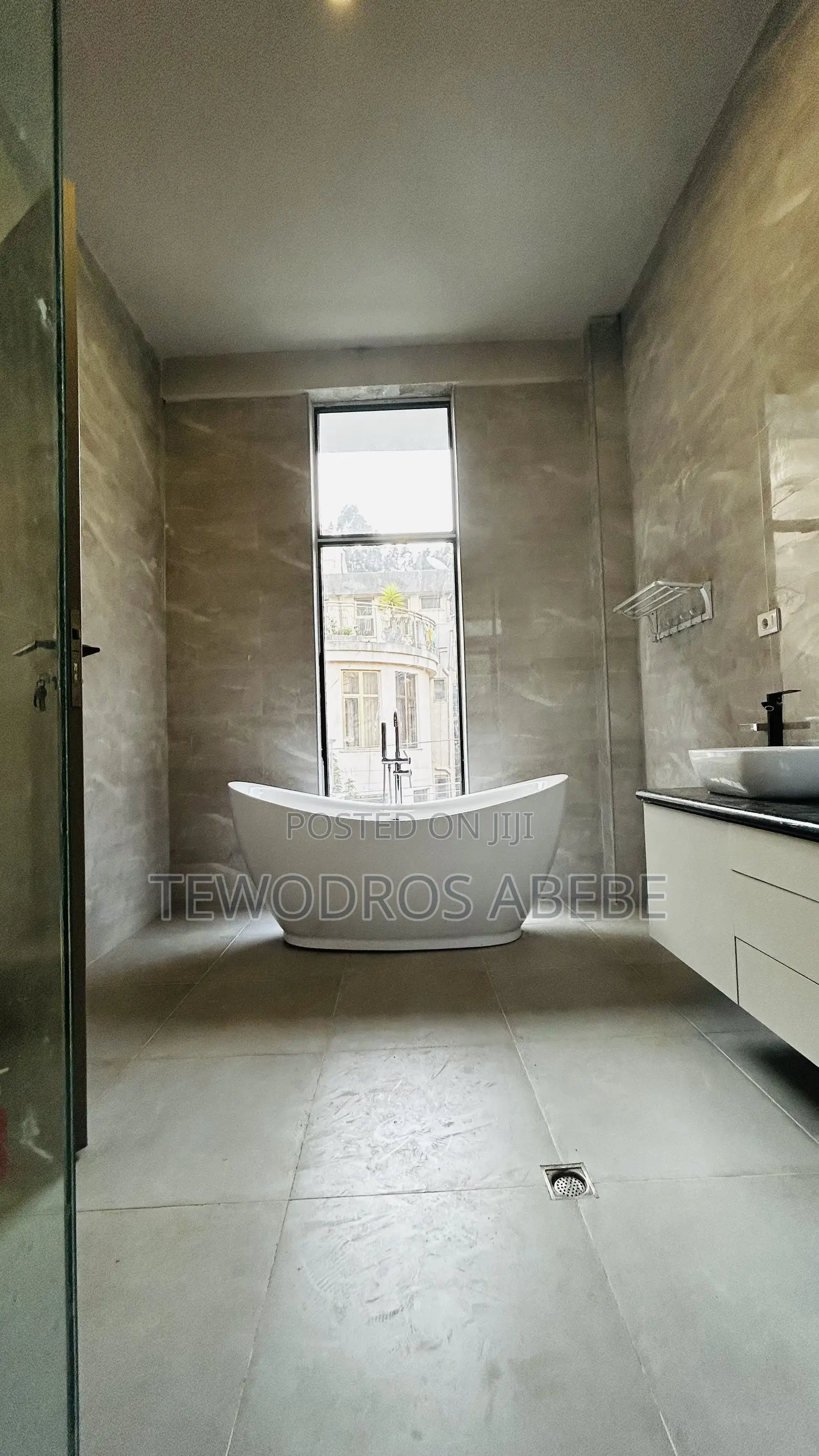 6bdrm House in Yeka for sale