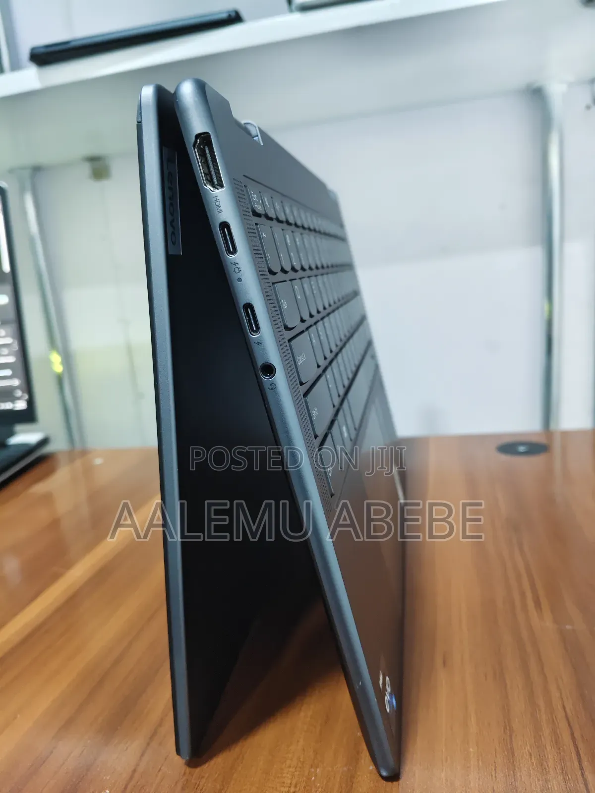 New Laptop Lenovo Yoga 7i 8GB Intel Core I5 SSD 512GB