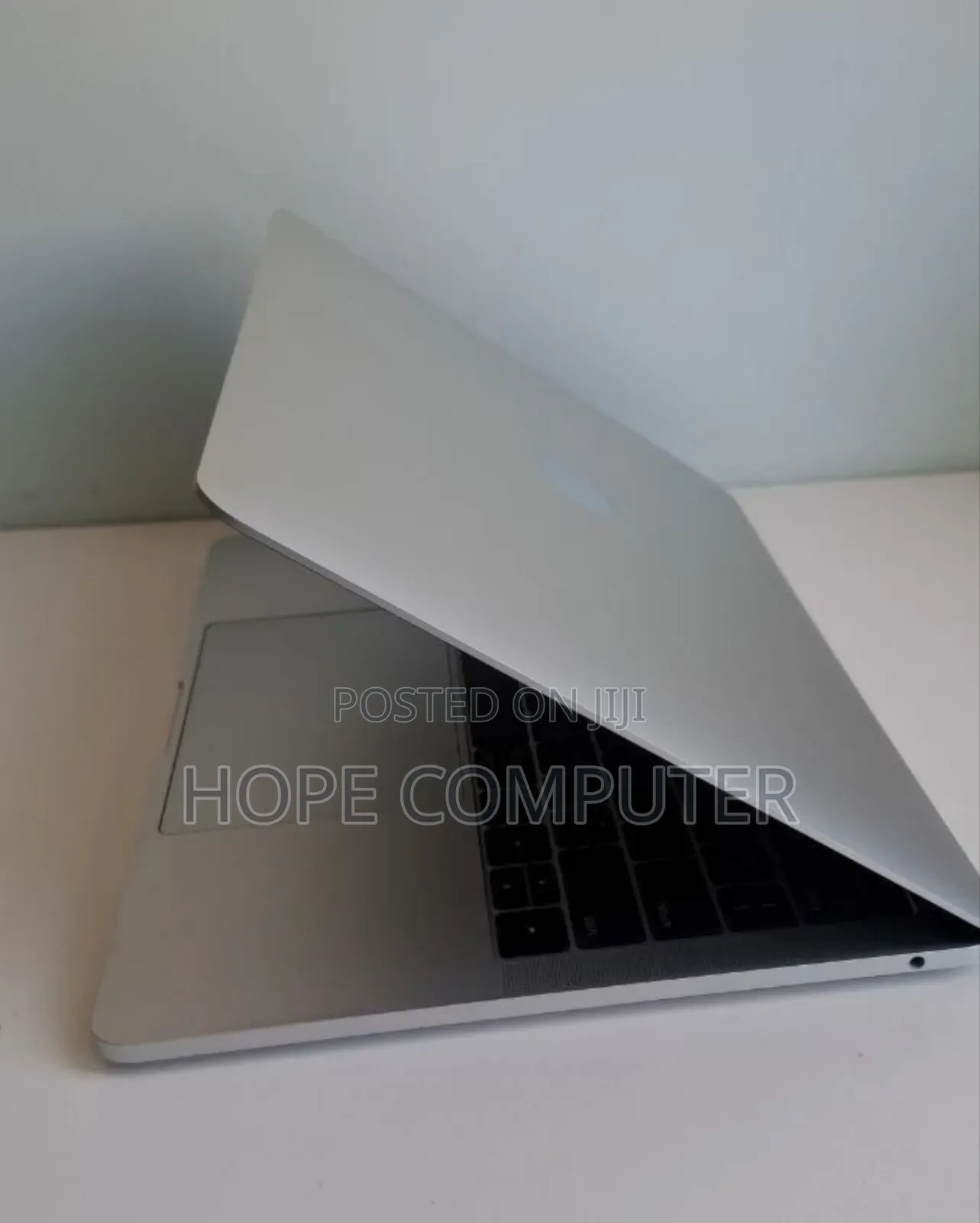 New Laptop Apple MacBook Pro 2017 8GB Intel Core I5 SSD 128GB