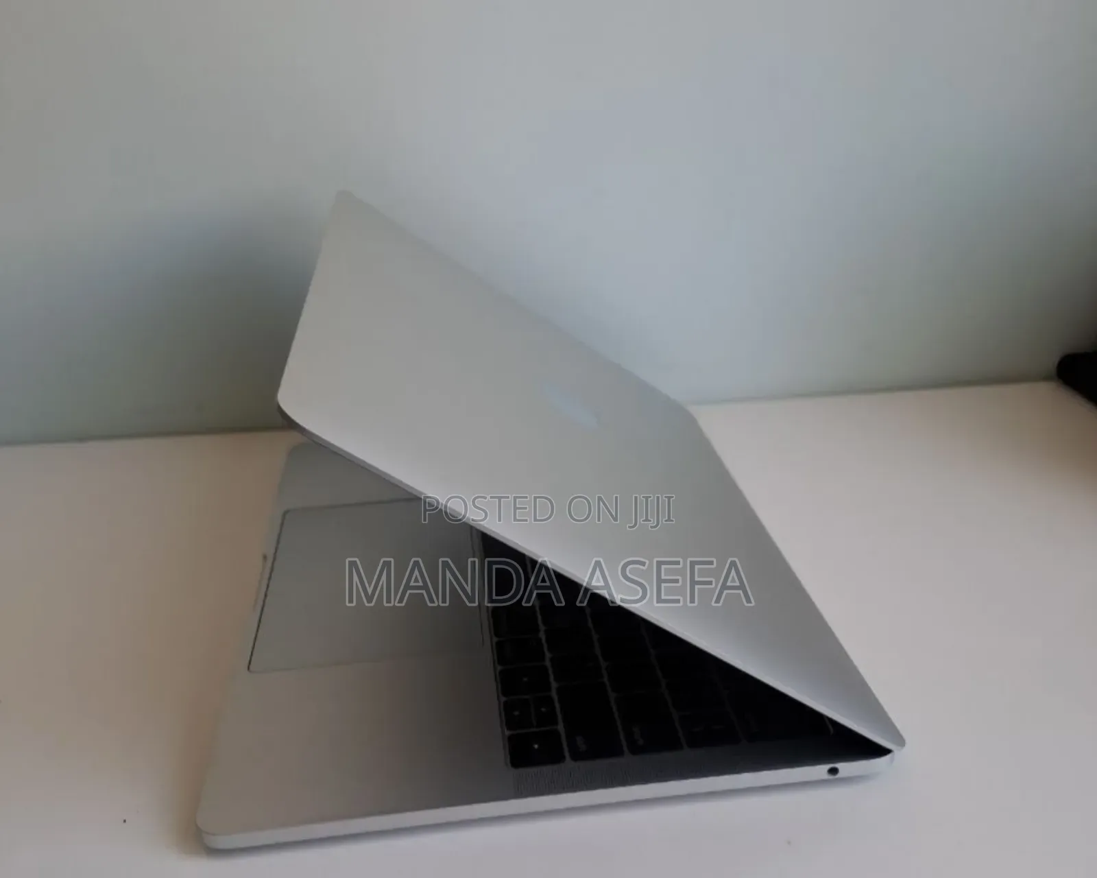 New Laptop Apple MacBook Pro 2017 8GB Intel Core I5 SSD 128GB