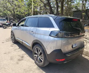 Peugeot 5008 2021 Silver