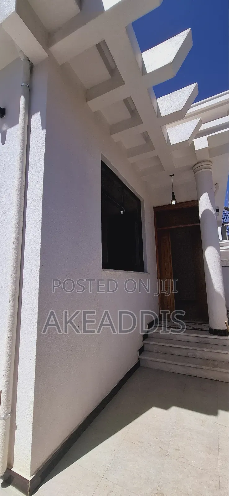 Furnished 3bdrm Villa in ሰሚት, Bole for sale