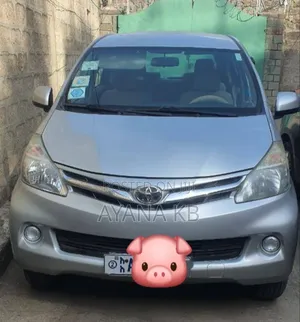 Photo - Toyota Avanza 2014 Silver