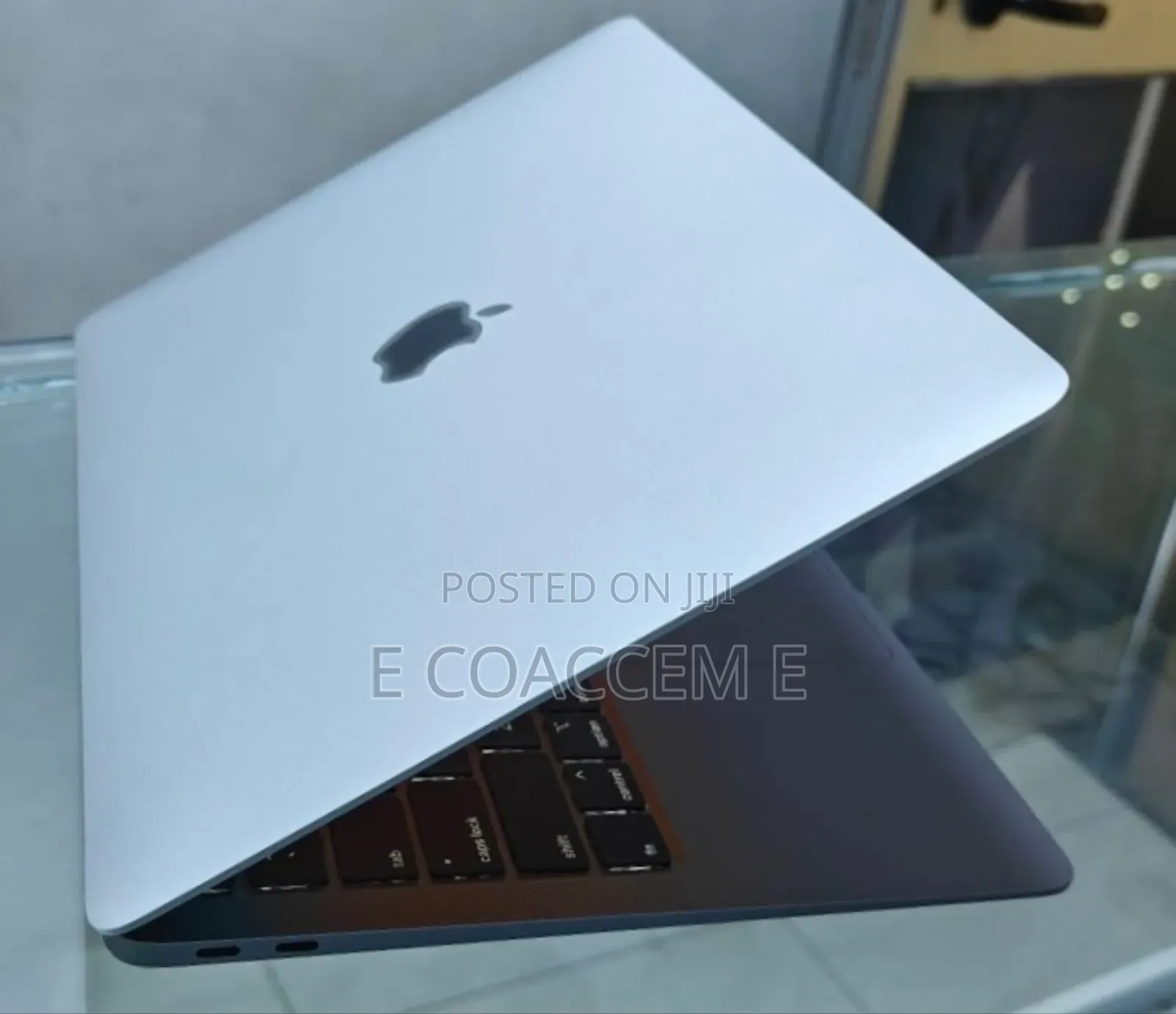 New Laptop Apple MacBook 8GB Intel Core I5 SSD 256GB