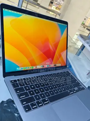 New Laptop Apple MacBook 8GB Intel Core I5 SSD 256GB