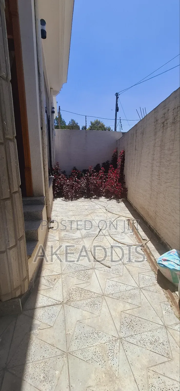 Furnished 4bdrm Villa in ሰሚት, Bole for sale