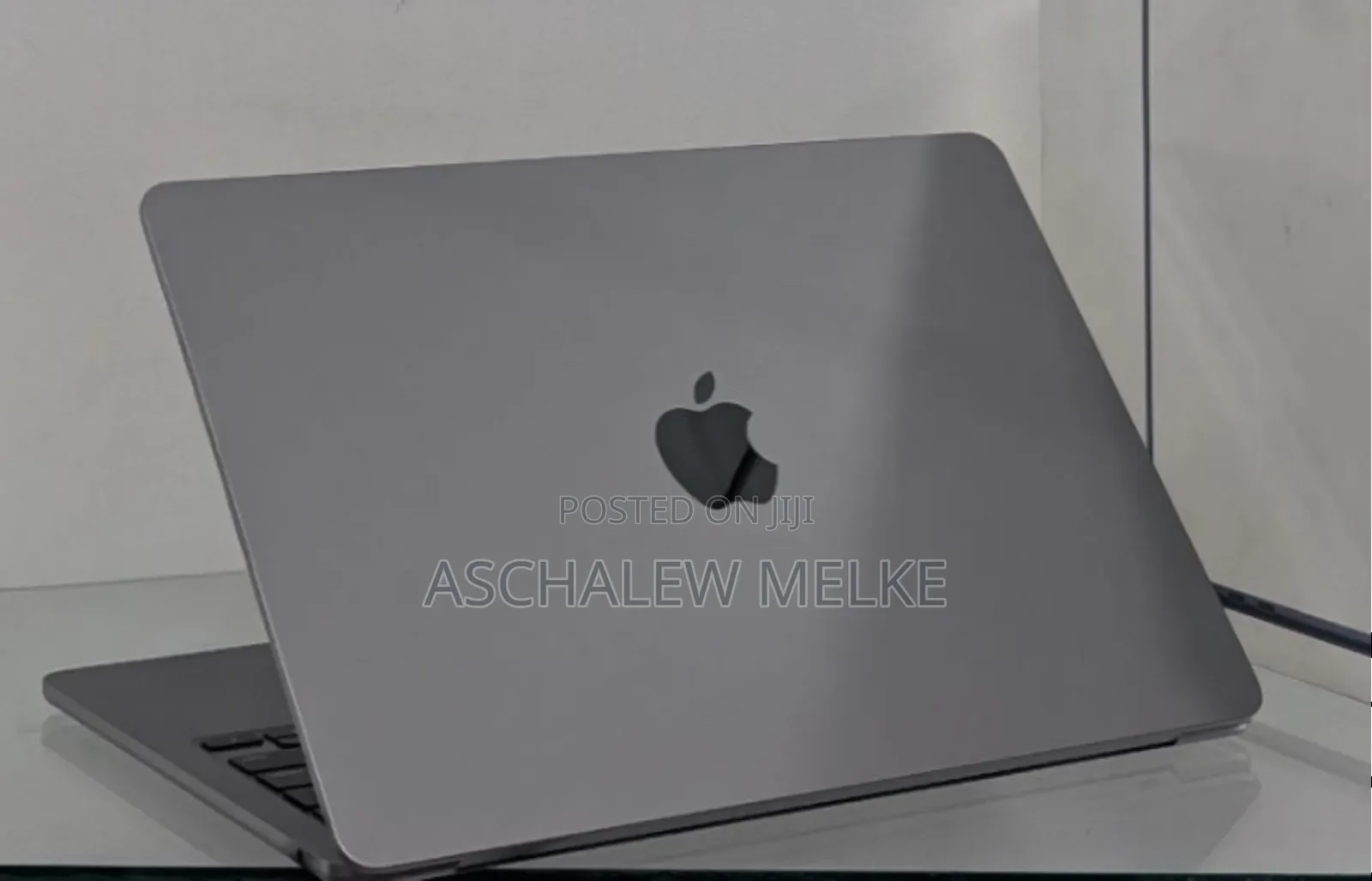 New Laptop Apple MacBook Air 2024 M3 13-Inch 8GB Apple M3 SSD 256GB