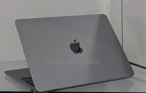 New Laptop Apple MacBook Air 2024 M3 13-Inch 8GB Apple M3 SSD 256GB