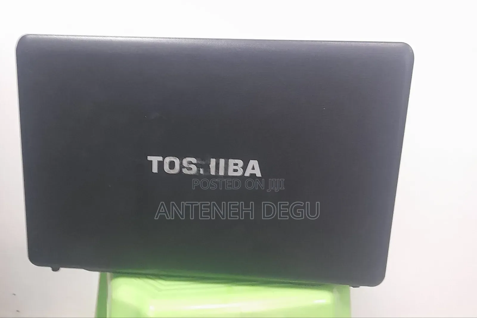 Laptop Toshiba Satellite C665 4GB Intel Core I3 HDD 320GB