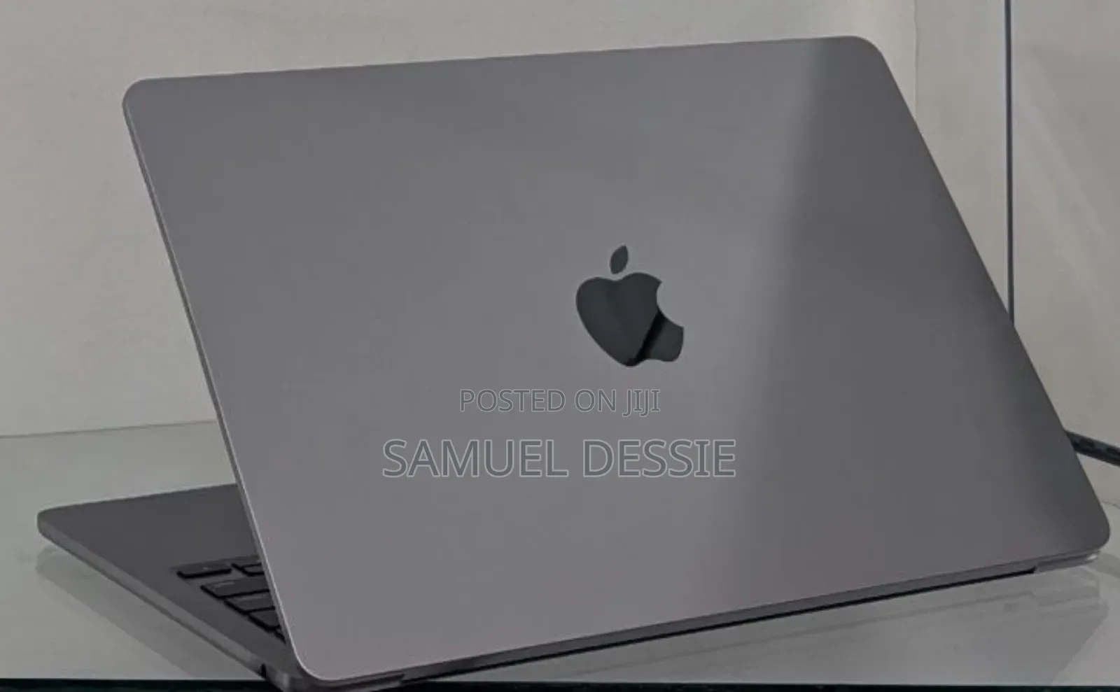 New Laptop Apple MacBook Air 2024 M3 15-Inch 8GB Apple M3 SSD 256GB