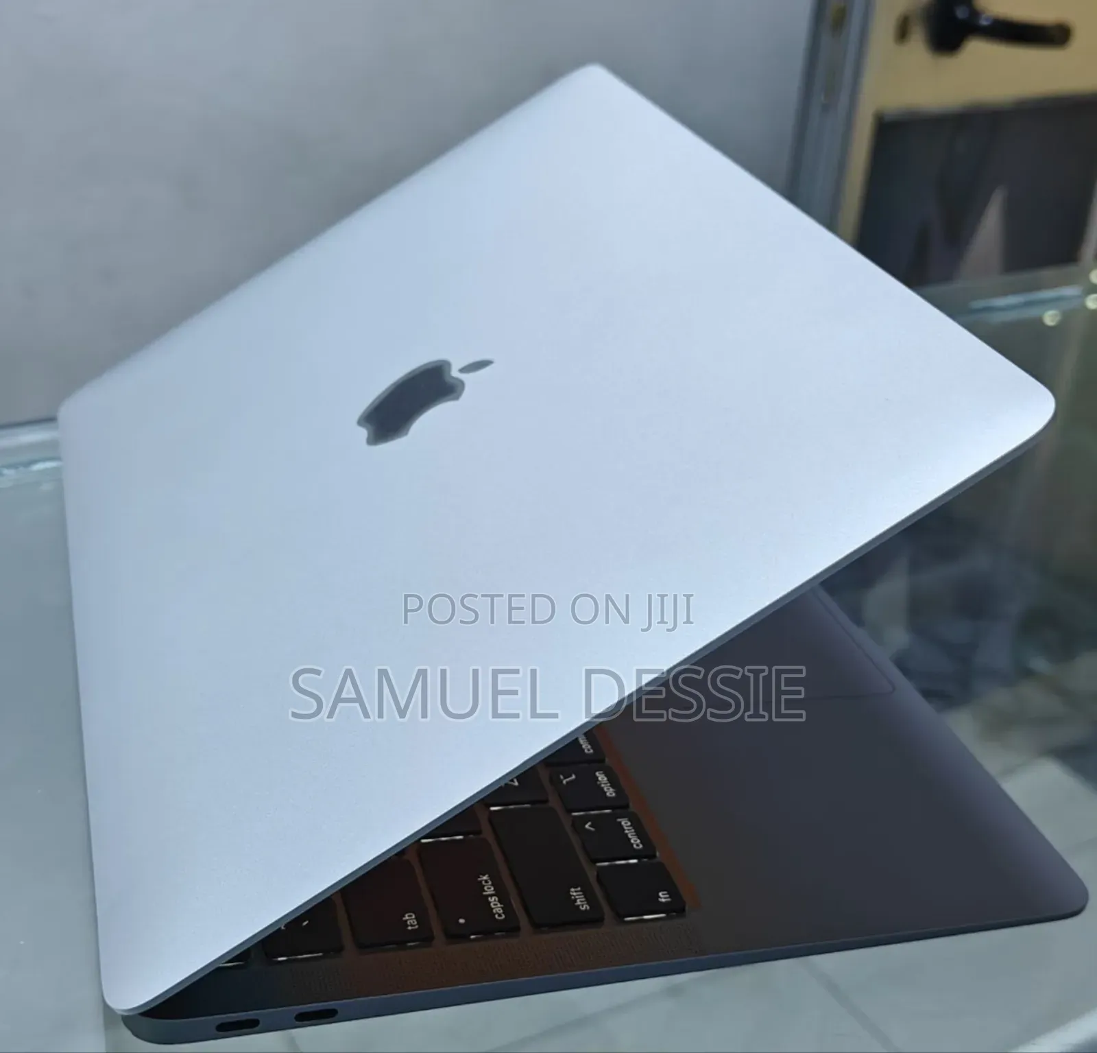 New Laptop Apple MacBook Air 2020 8GB Intel Core I5 SSD 256GB