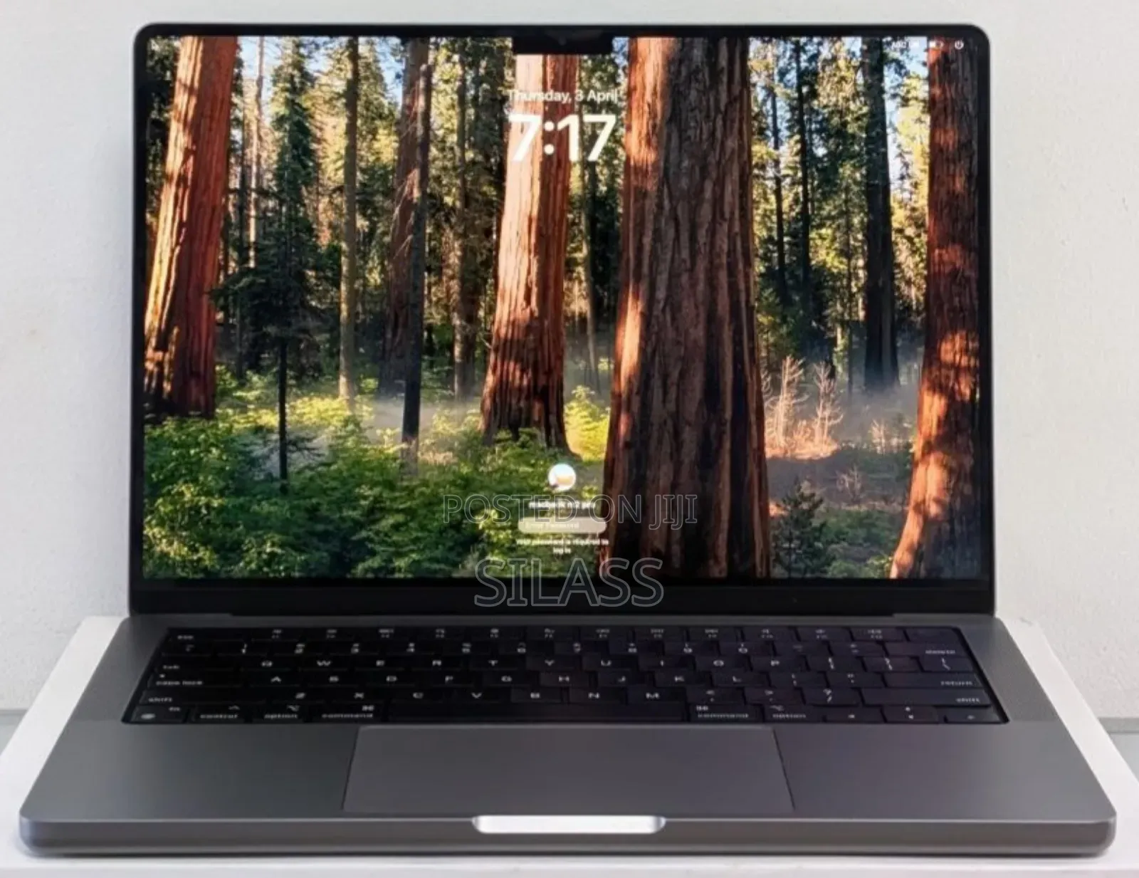 New Laptop Apple MacBook Pro 2022 M2 16GB Apple M2 SSD 512GB