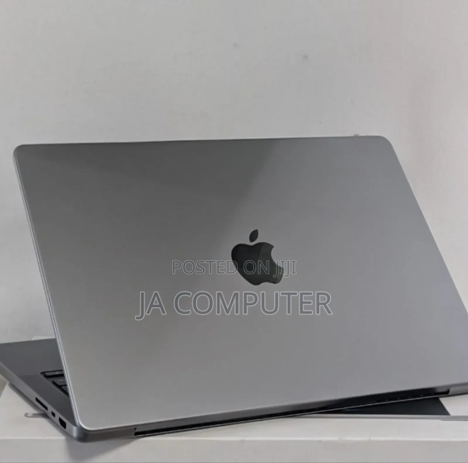 New Apple MacBook Pro 2023 M2 Max 14-Inch 16GB Apple M2 SSD 512GB