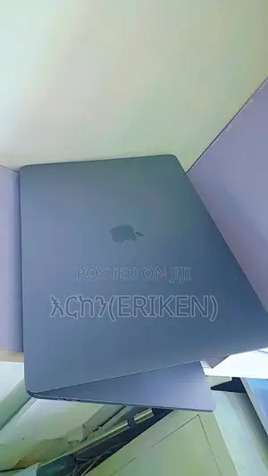 New Laptop Apple MacBook Pro 2017 16GB Intel Core I7 SSD 512GB