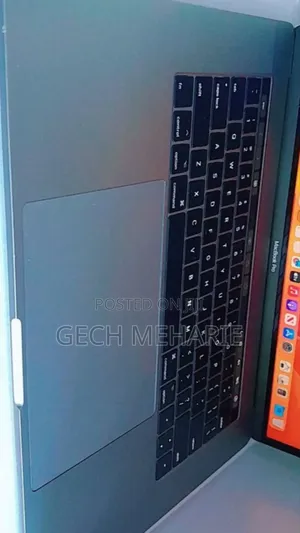 New Laptop Apple MacBook Pro 2017 16GB Intel Core I7 SSD 512GB