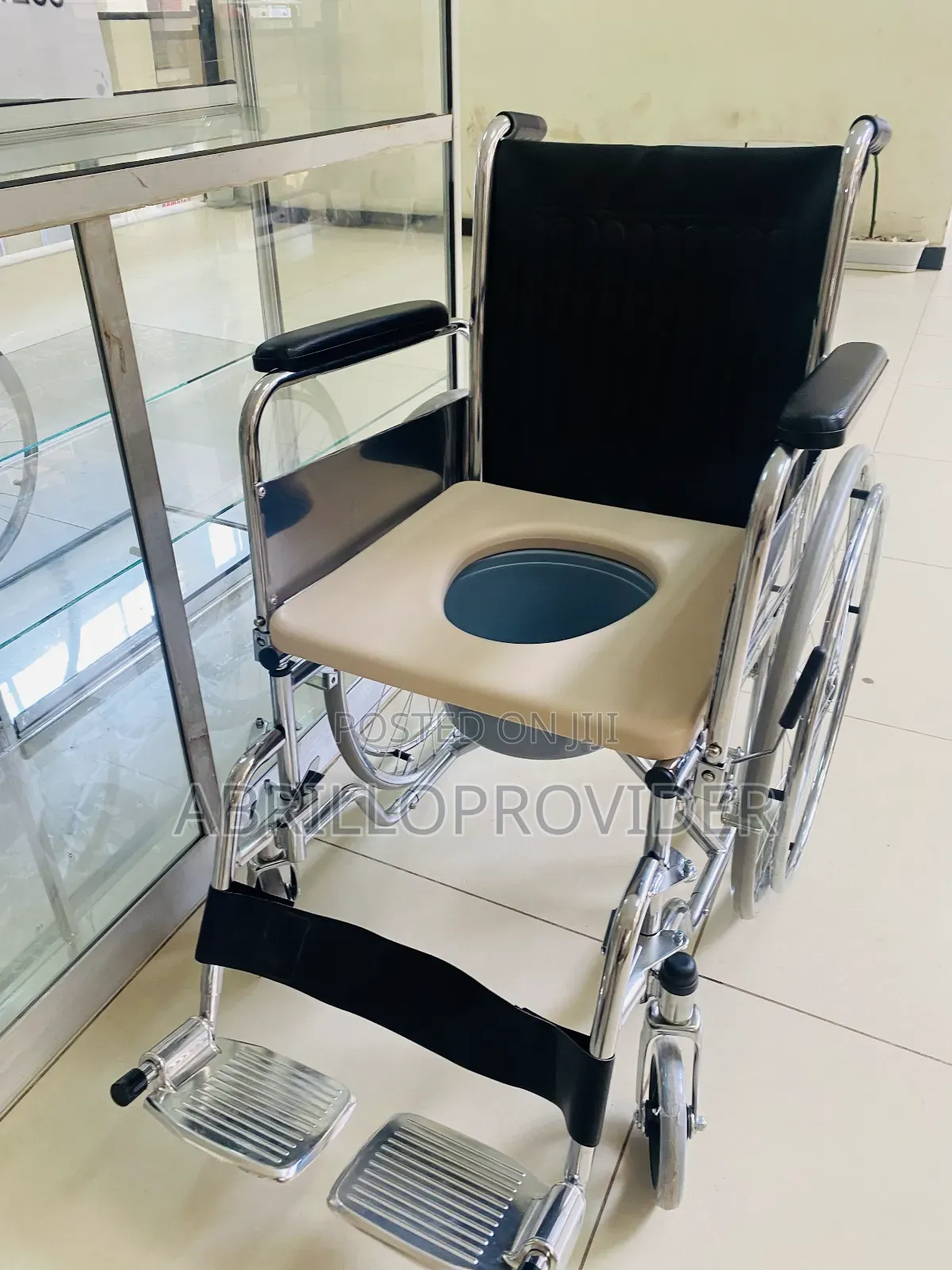 Toilet Wheelchair4wheelchair9wheelchair5wheelchair4wheelchai