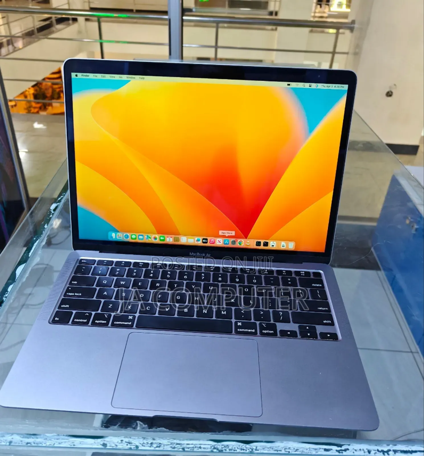 New Laptop Apple MacBook Air 2020 8GB Intel Core I5 SSD 256GB
