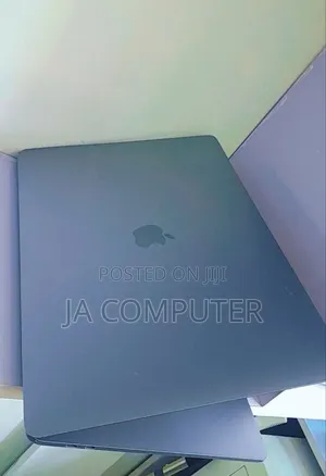 New Laptop Apple MacBook Pro 2017 16GB Intel Core I7 SSD 512GB