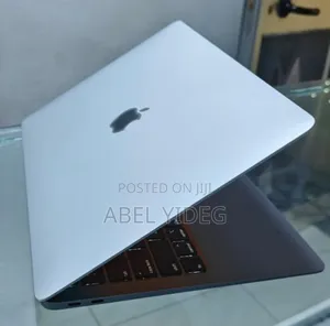 Photo - New Laptop Apple MacBook Air 2020 8GB Intel Core I5 SSD 256GB
