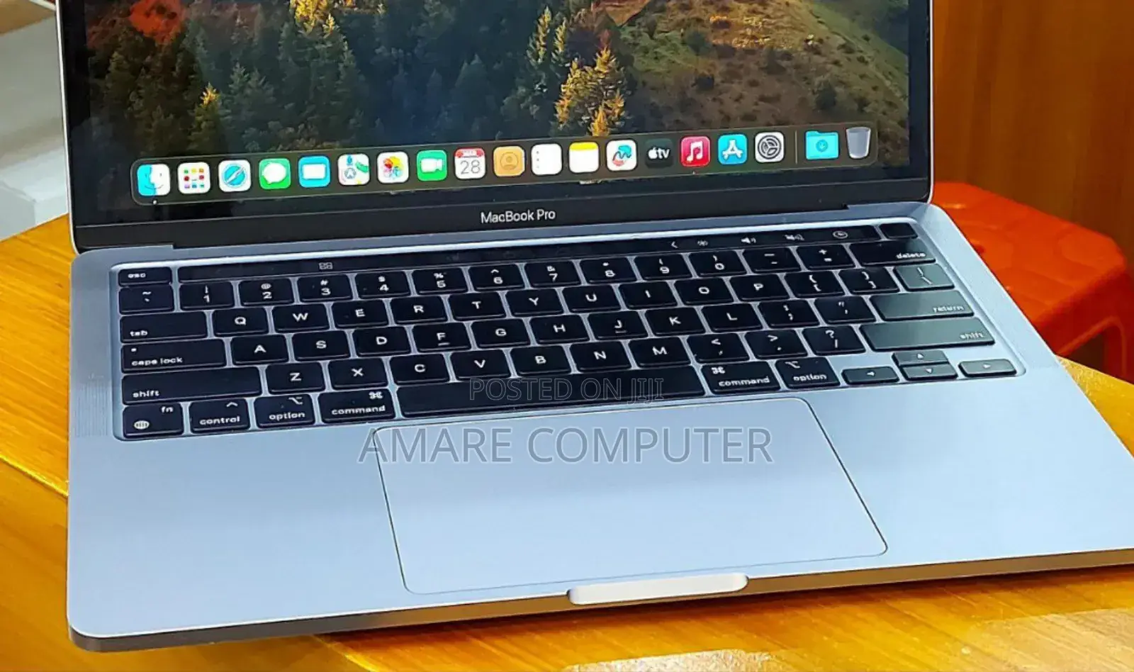 New Laptop Apple MacBook Pro 2022 M2 8GB Apple M2 SSD 256GB