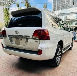 Toyota Land Cruiser 4.5 V8 GXR 2011 White