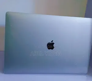 Photo - New Laptop Apple MacBook Pro 2017 16GB Intel Core I7 SSD 512GB