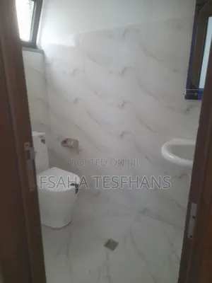 5bdrm Villa in Villa, Yeka for rent