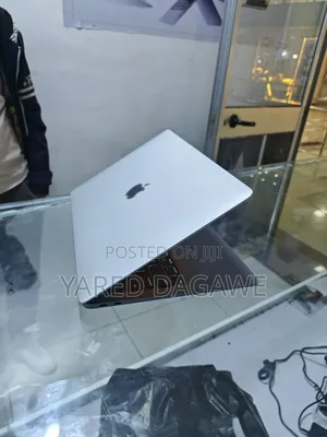 New Laptop Apple MacBook Air 2020 8GB Intel Core I5 SSD 256GB