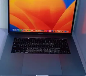 New Laptop Apple MacBook Pro 2017 16GB Intel Core I7 SSD 512GB