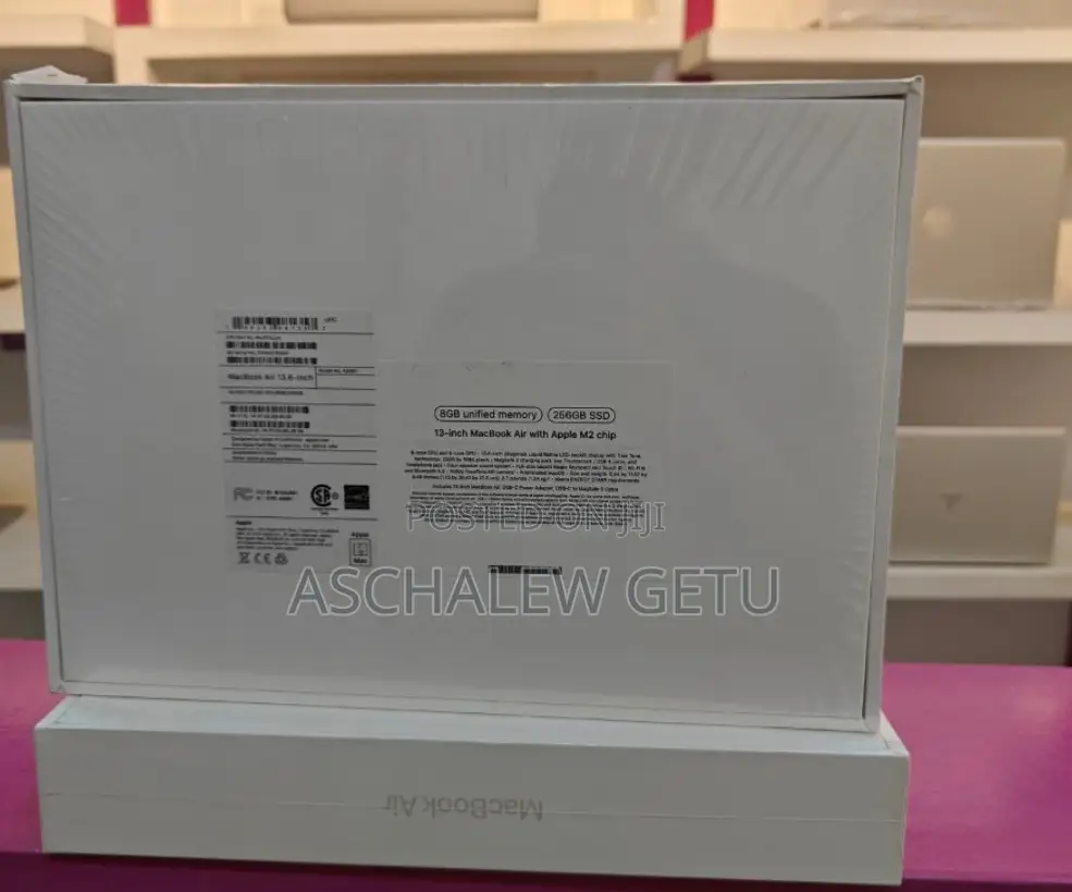 New Laptop Apple MacBook 8GB Intel Core M2 SSD 256GB