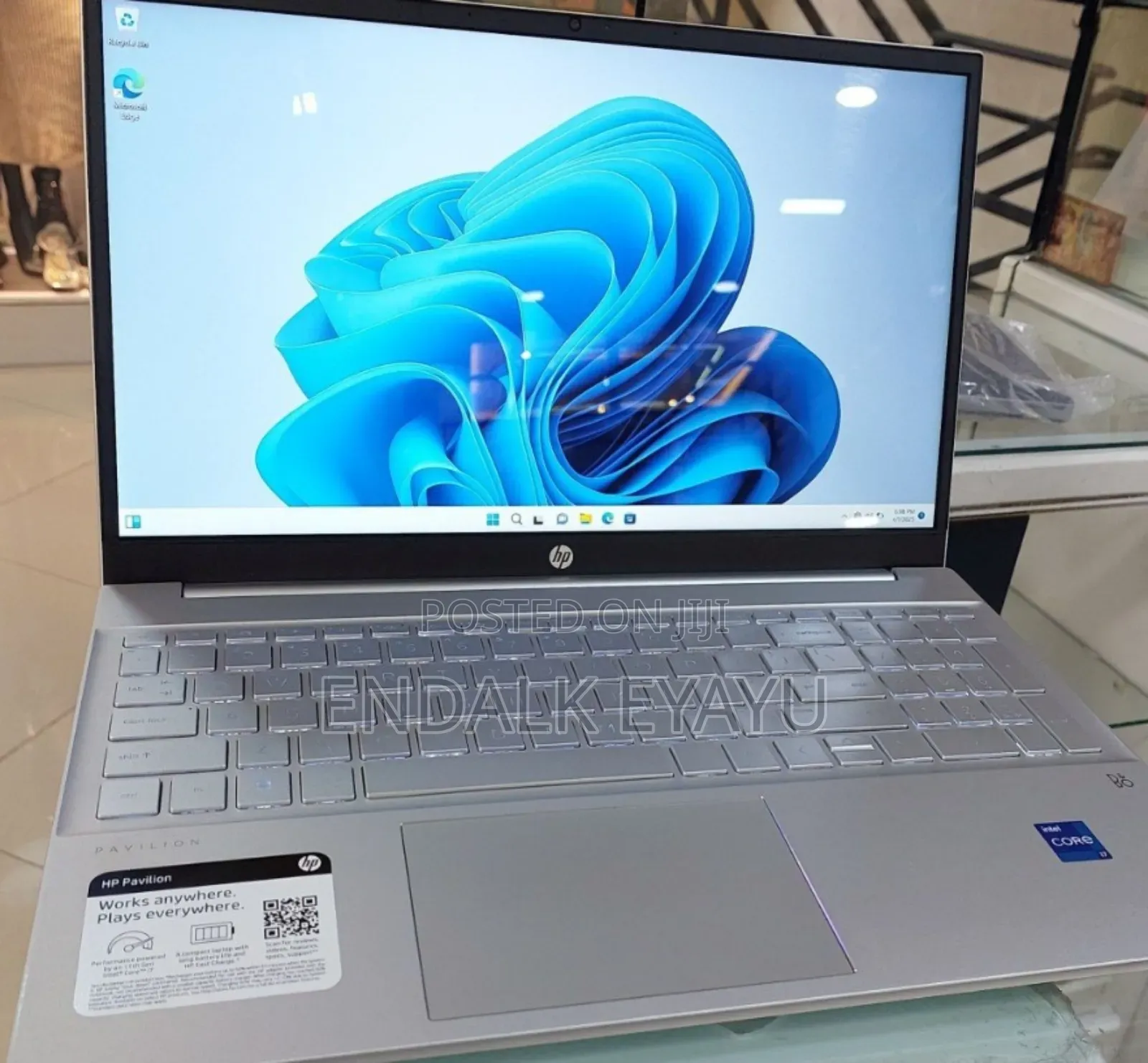New Laptop HP 8GB Intel Core I7 SSD 1T