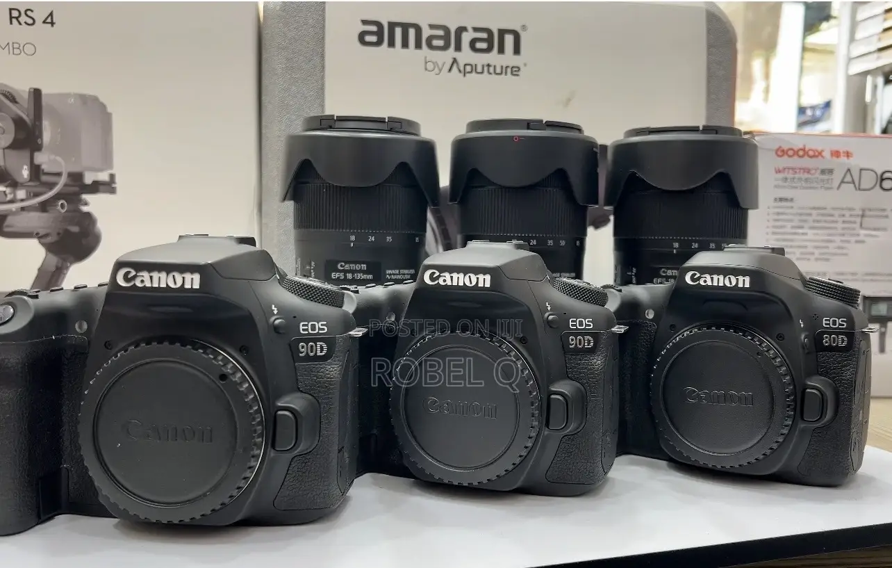 Canon 90d With 18-135usm Lens 30mp