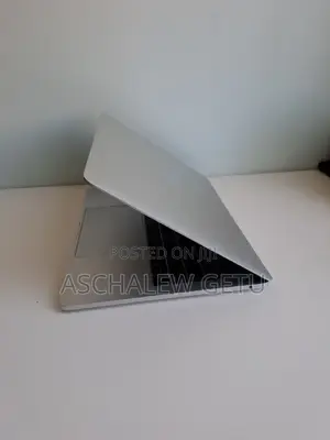 New Laptop Apple MacBook Pro 2017 8GB Intel Core I5 SSD 128GB