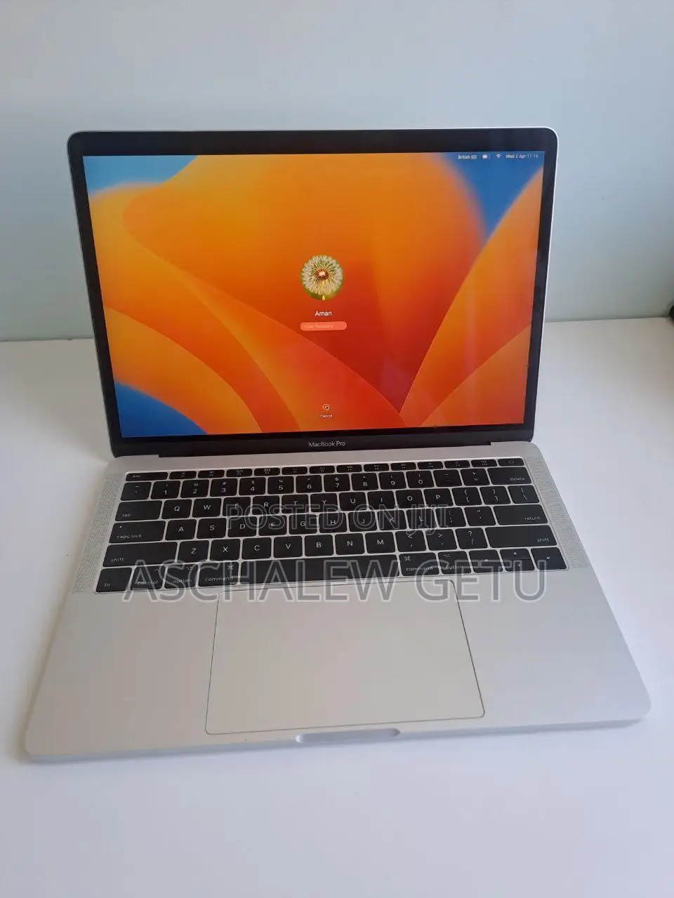 New Laptop Apple MacBook Pro 2017 8GB Intel Core I5 SSD 128GB