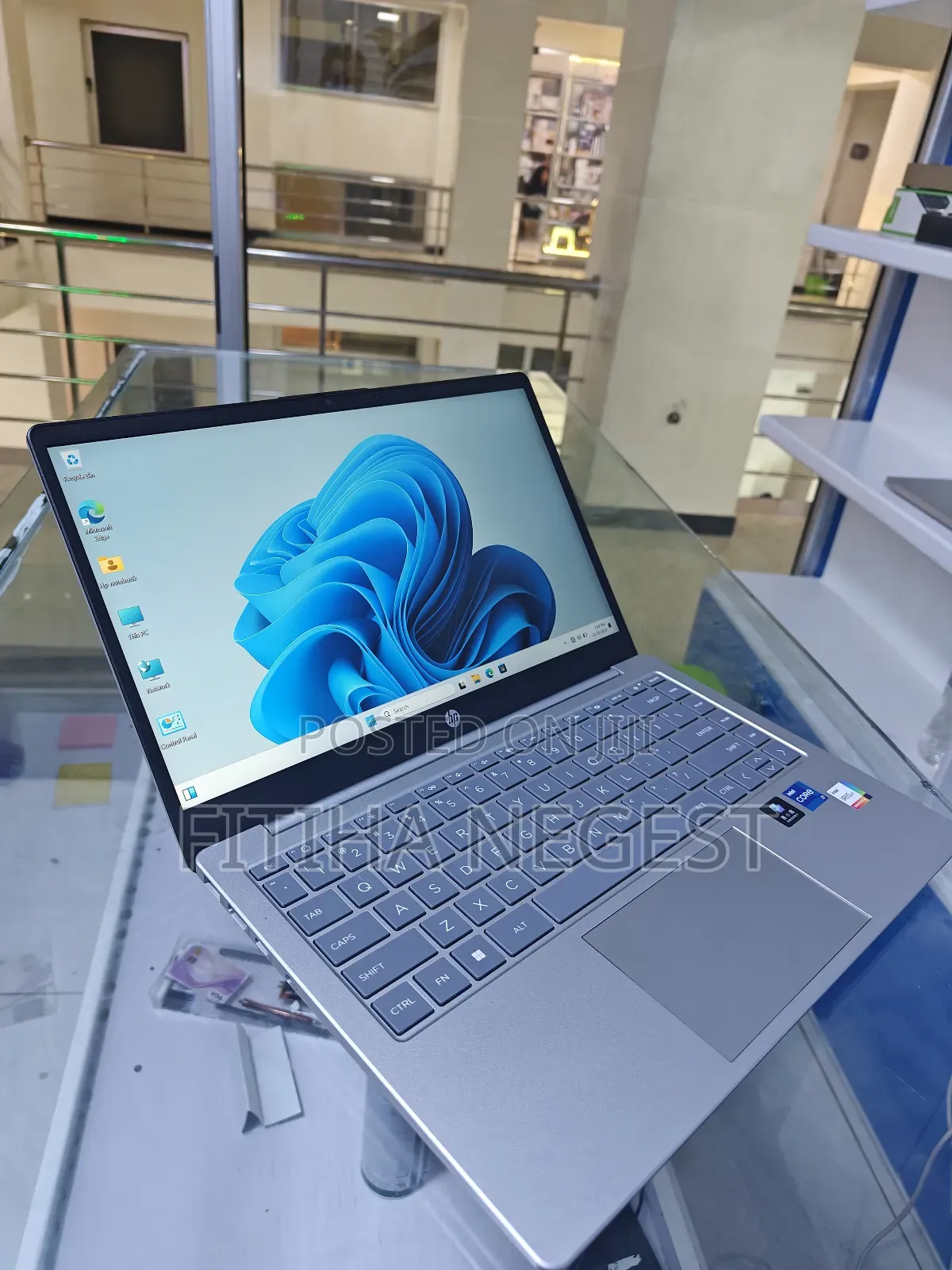 New Laptop HP 14-Dq1088wm 16GB Intel Core I7 SSD 1T