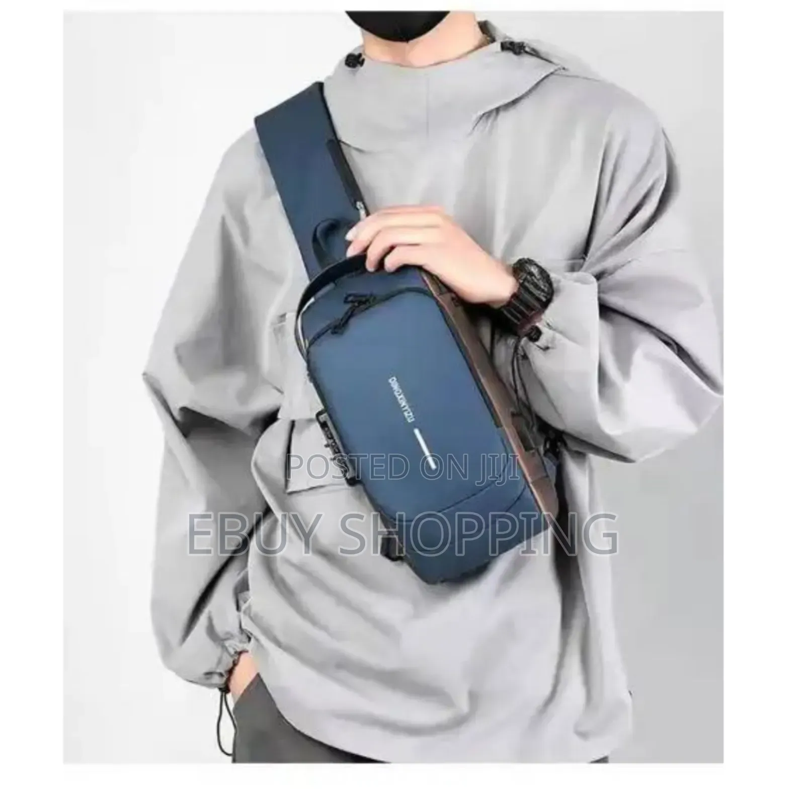 **Minimalist Crossbody Bag – Lightweight Functional**