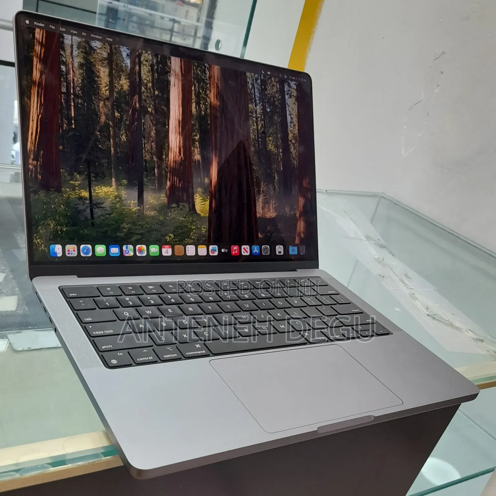 New Laptop Apple MacBook Pro 16GB Apple M1 Pro SSD 1T